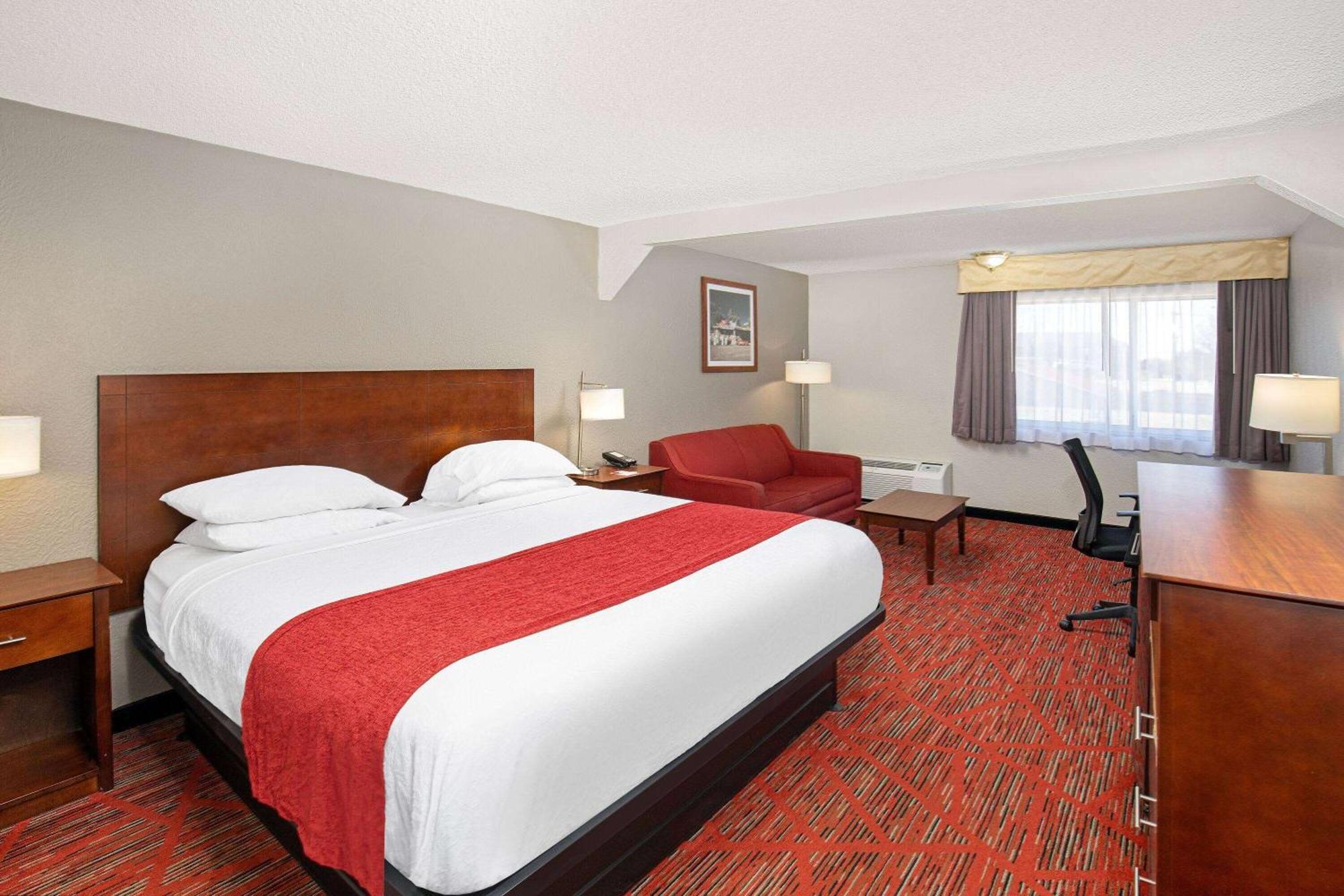 Ramada By Wyndham Μπόουλινγκ Γκριν Εξωτερικό φωτογραφία