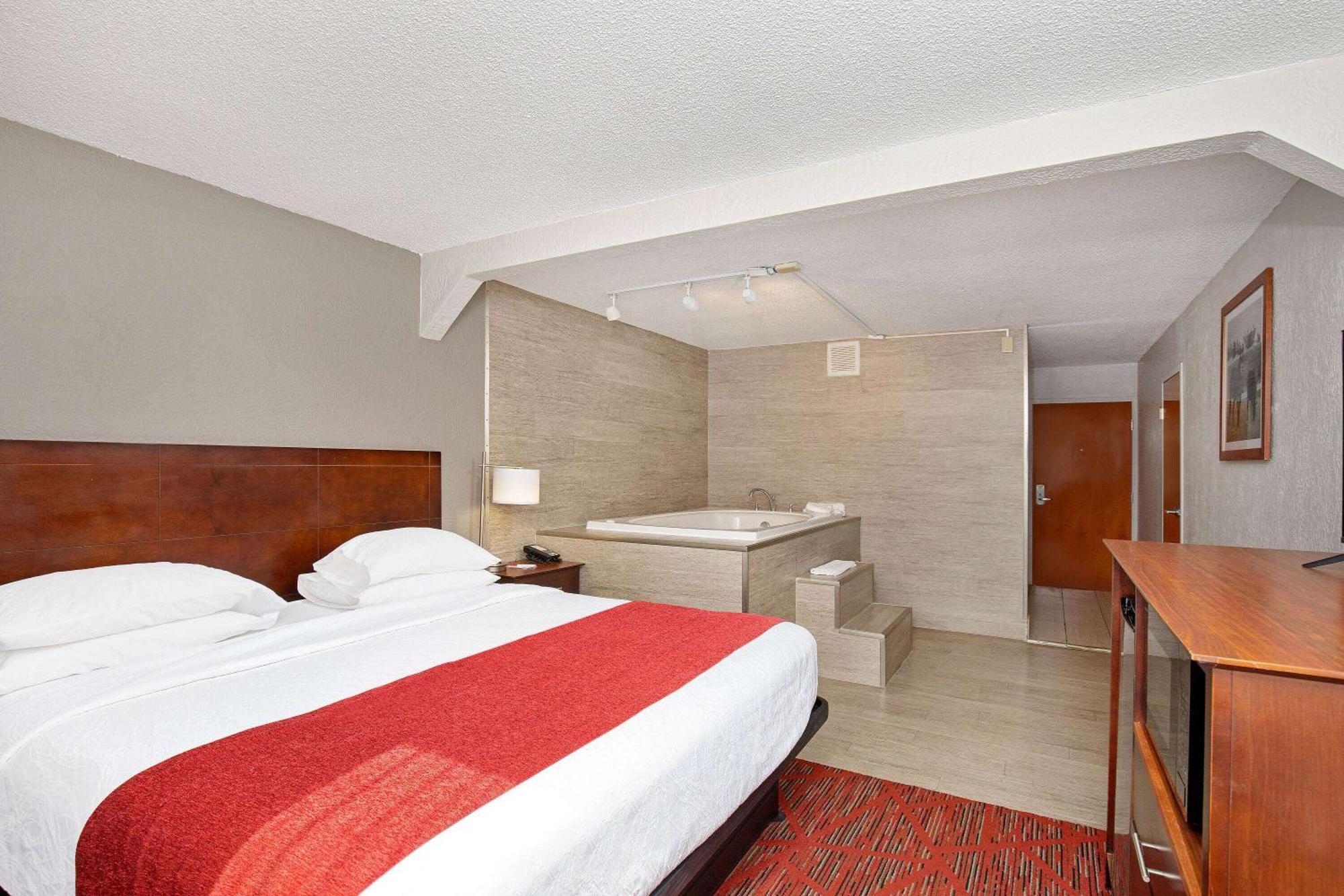 Ramada By Wyndham Μπόουλινγκ Γκριν Εξωτερικό φωτογραφία